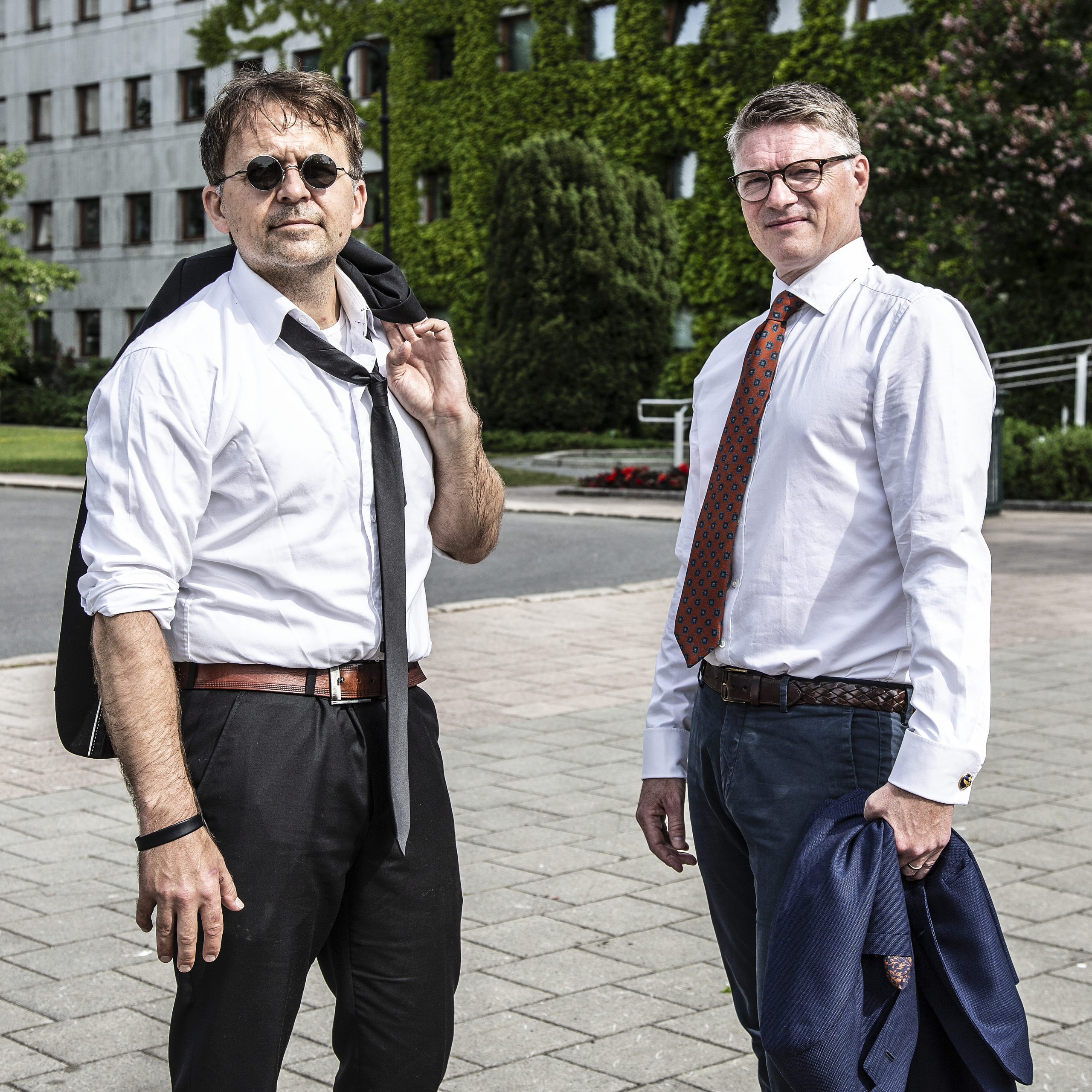 Gjermund og Shaun I "Popkorn og politikk", utenfor NRK huset.