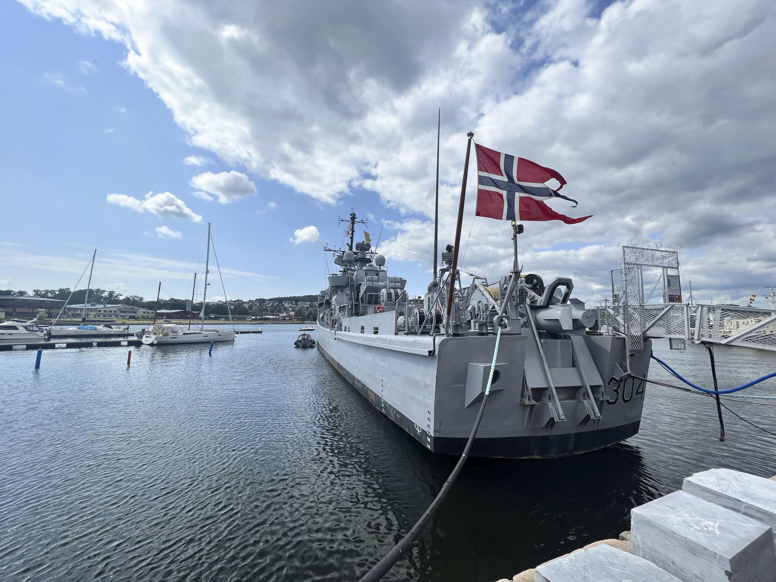 På Karljohansvern i Horten ligger et av verdens eldste Marinemuseer. Utenfor museet finner vi bl.a. museumsskipet KNM «Narvik» (bildet).